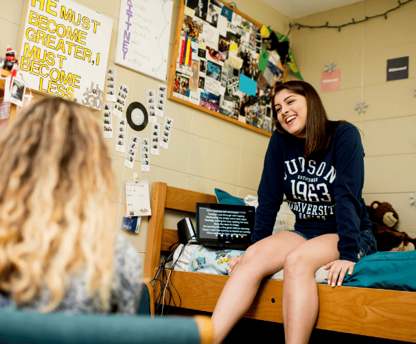 Students-Dorm-Girls